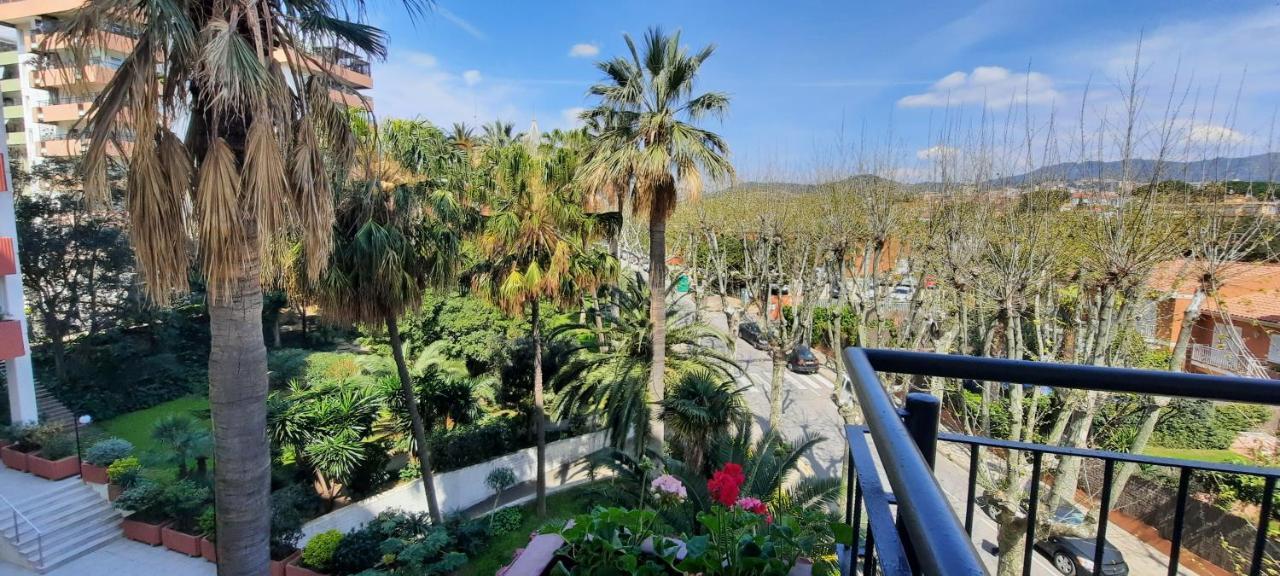 Bright Apartment Near The Beach And Barcelona By Train El El Masnou Exterior foto