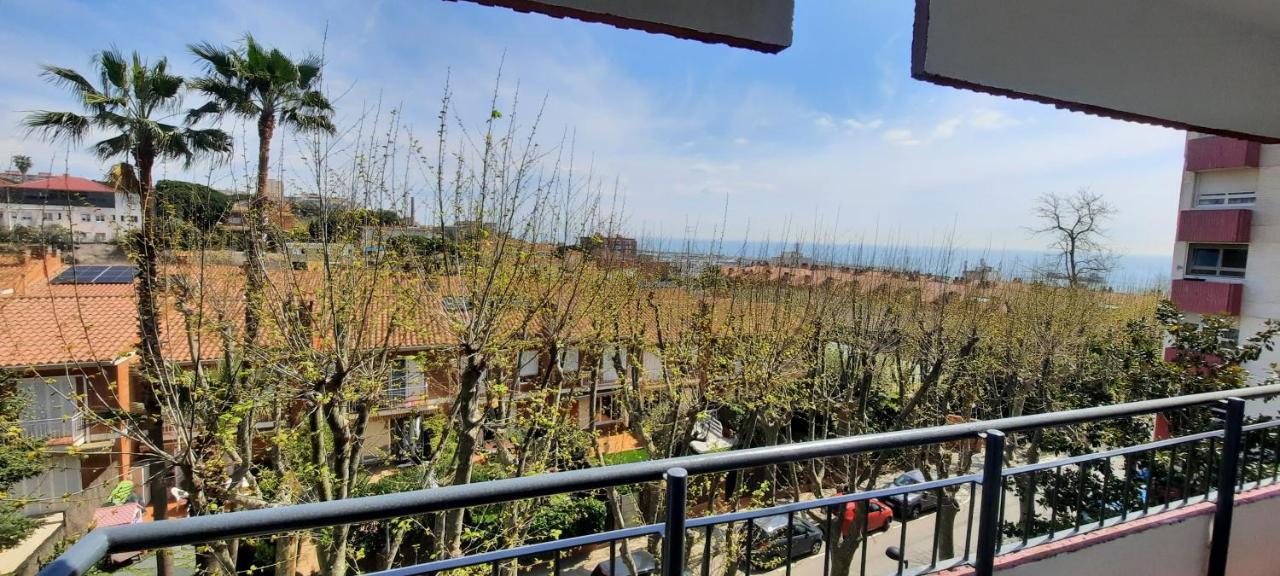 Bright Apartment Near The Beach And Barcelona By Train El El Masnou Exterior foto