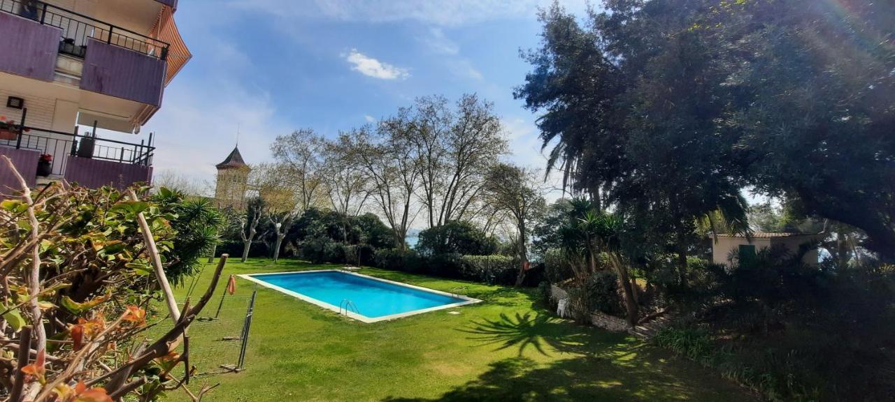 Bright Apartment Near The Beach And Barcelona By Train El El Masnou Exterior foto