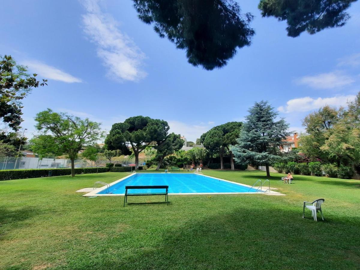 Bright Apartment Near The Beach And Barcelona By Train El El Masnou Exterior foto