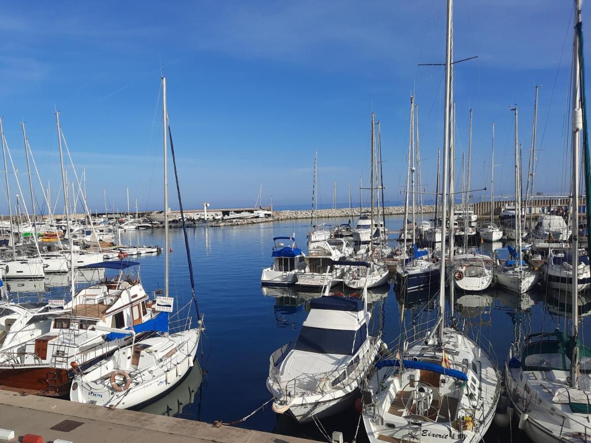 Bright Apartment Near The Beach And Barcelona By Train El El Masnou Exterior foto