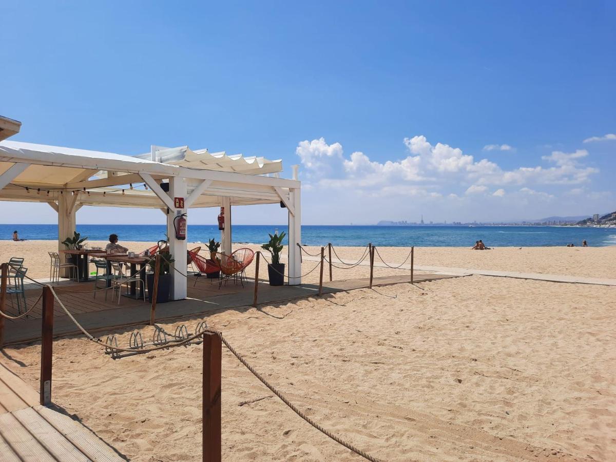 Bright Apartment Near The Beach And Barcelona By Train El El Masnou Exterior foto